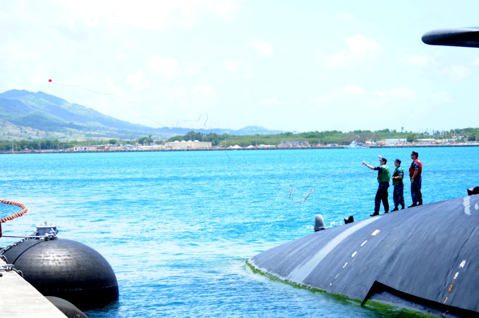 USS Ohio arrives in Guam. (8641409820)