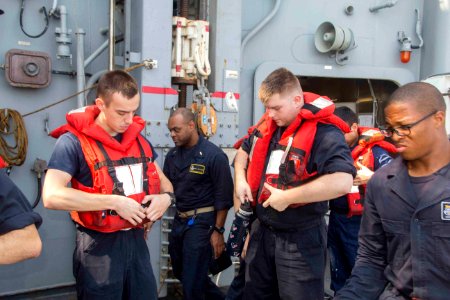USS Normandy (CG 60) deployment 150923-N-ZY039-014