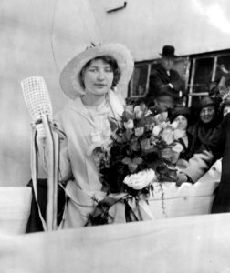 USS Oklahoma (BB-37) sponsor Lorena Cruce, 1914, New York Shipbuilding Company (26193821569)