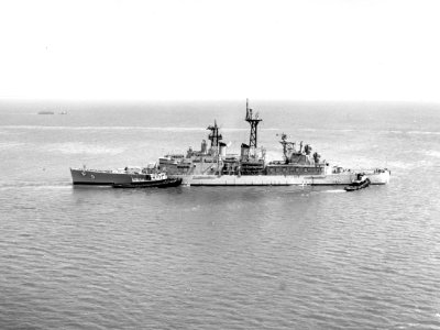 USS Oklahoma City (CLG-5) in San Francisco Bay, California (USA), in September 1960 (USN 1172926)