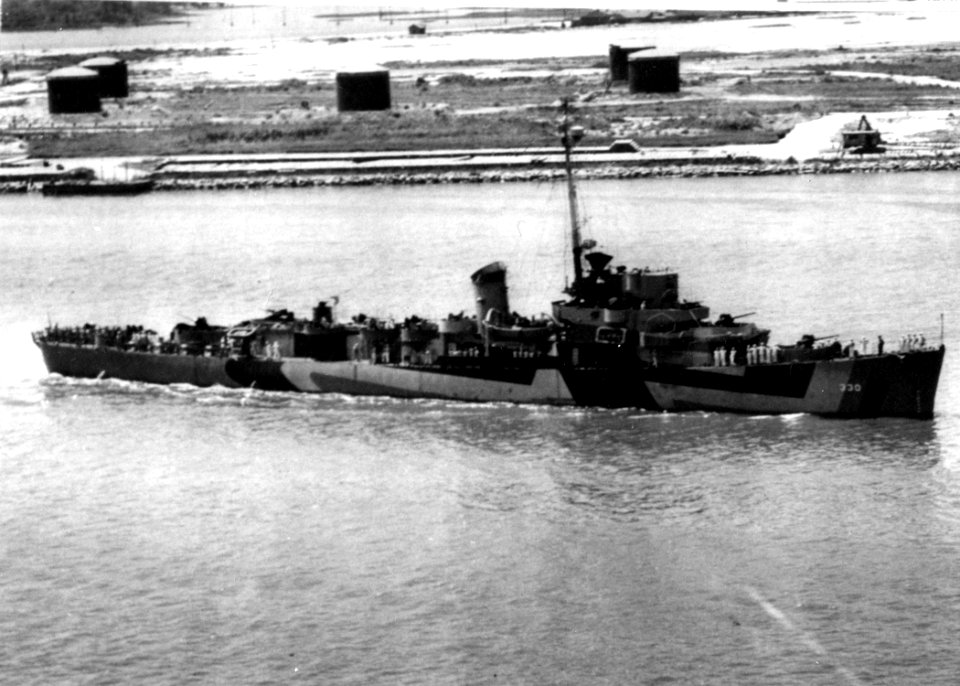 USS O'Reilly (DE-330) off Naval Air Station Norfolk, Virginia (USA), on 26 July 1944 (80-G-240720)