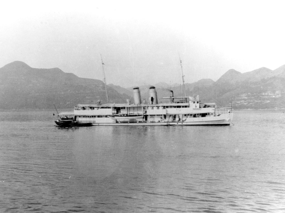 USS Oahu (PR-6) at Yichang, China, circa 1932 (NH 81250)