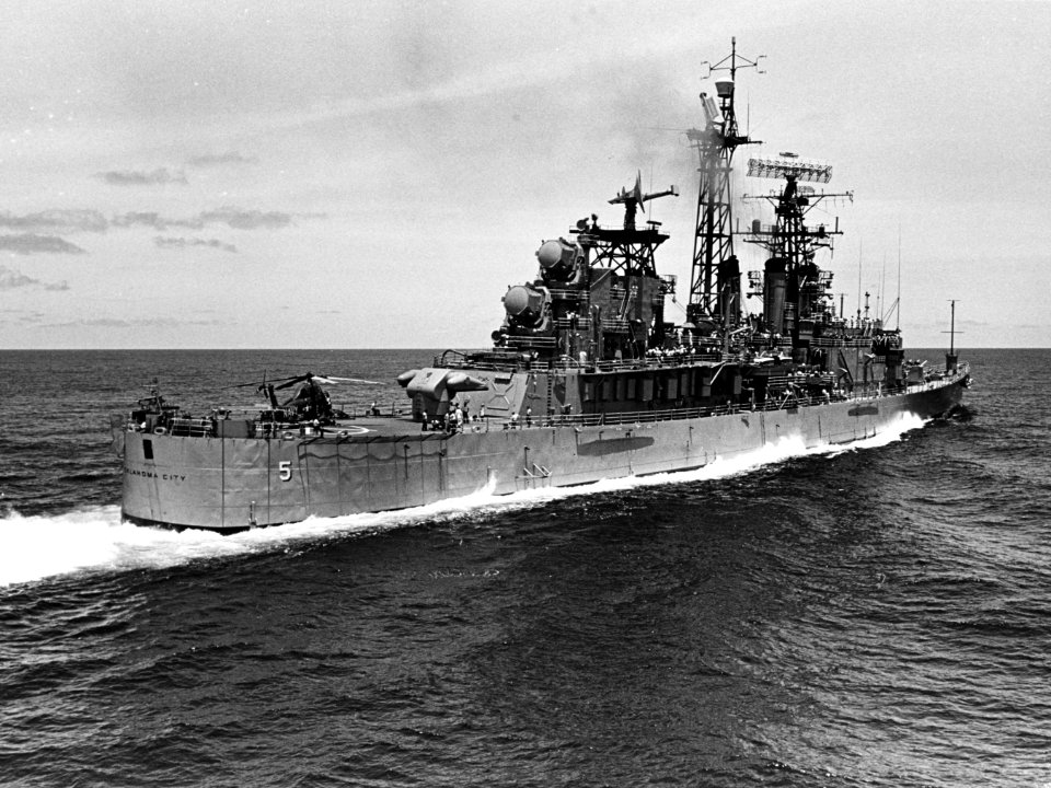 USS Oklahoma City (CLG-5) underway in the South China Sea on 13 July 1966 (NH 98667)