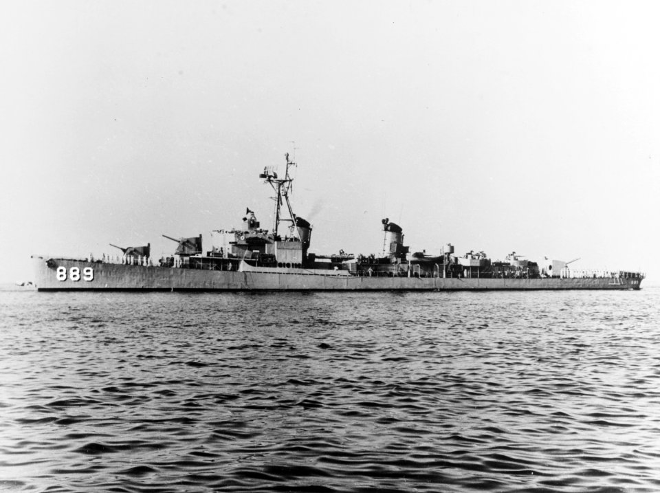 USS O'Hare (DD-889) underway in the early 1950s (NH 81825)