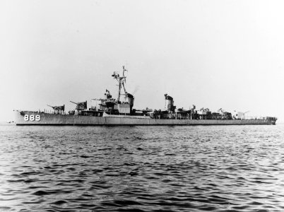USS O'Hare (DD-889) underway in the early 1950s (NH 81825)