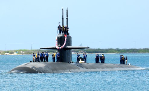 USS Oklahoma City arrives in Guam. (8530727477)