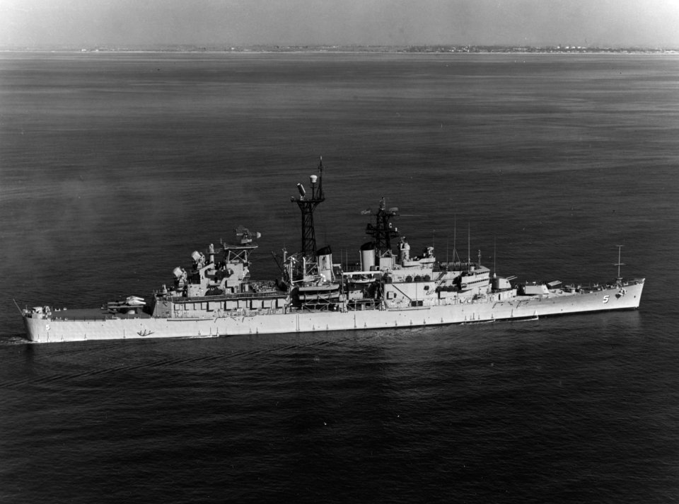 USS Oklahoma City (CLG-5) underway on 9 December 1960 (NH 98662)