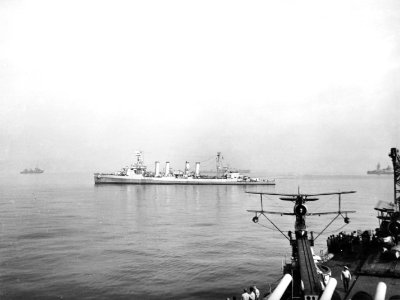 USS Omaha (CL-4) off Southern France in August 1944 (80-G-256278)
