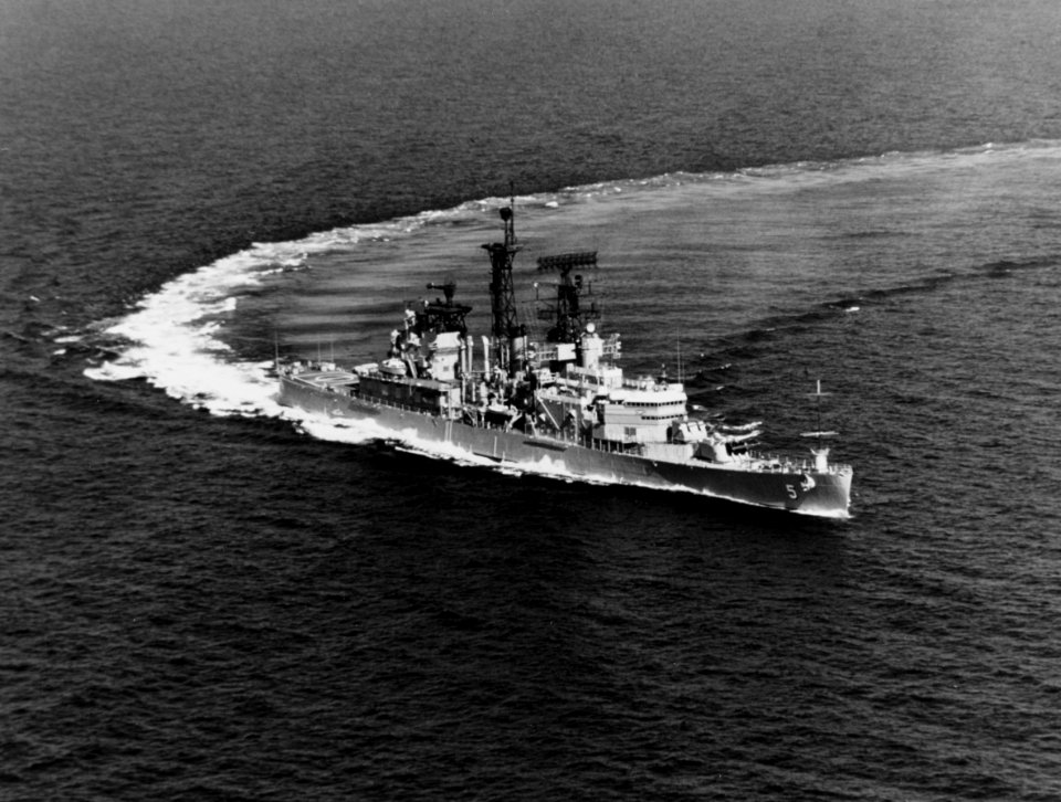 USS Oklahoma City (CLG-5) underway in the Pacific Ocean on 16 February 1972 (NH 98669)