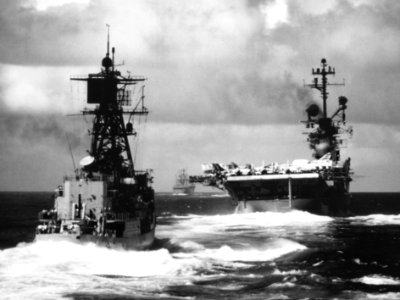 USS Parsons (DDG-33) and USS Bon Homme Richard (CVA-31) underway in July 1970 (K-86166)