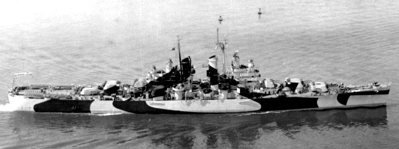 USS Pasadena (CL-65) underway off Boston, Massachusetts (USA), on 8 June 1944 (80-G-236595)