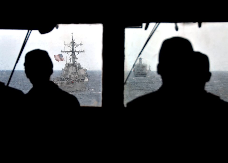 USS Paul Hamilton action 120406-N-RI884-037