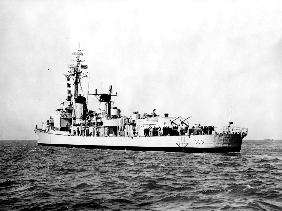 USS Orleck (DD-886) off the San Francisco Naval Shipyard on 16 April 1959