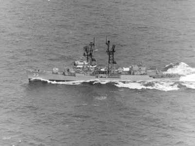 USS Parsons (DDG-33) underway in the Pacific Ocean on 2 May 1970 (K-82058)