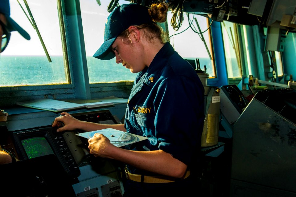 USS O’Kane (DDG 77) 140710-N-GR07-008 (14628678100)