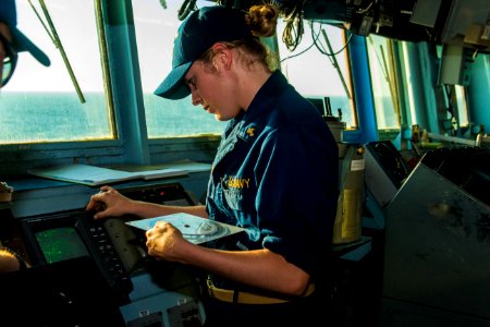 USS O’Kane (DDG 77) 140710-N-GR07-008 (14628678100)