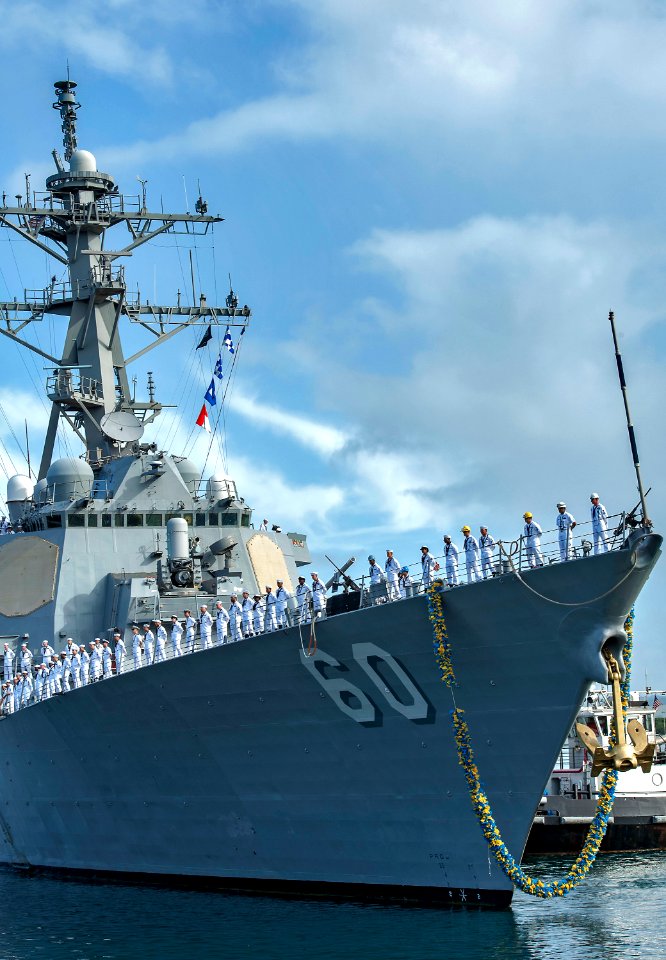 USS Paul Hamilton homecoming 130624-N-WF272-072