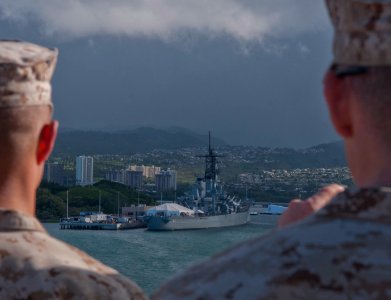 USS Peleliu arrives in Pearl Harbor 120924-N-HF252-080