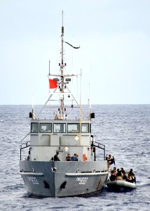 USS Paul Hamilton action 120406-N-RI884-033