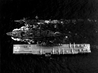 USS Pawcatuck (AO-108) refueling USS Valley Forge (CVS-45) and USS Eaton (DDE-510) on 18 June 1959 (USN 1043955)