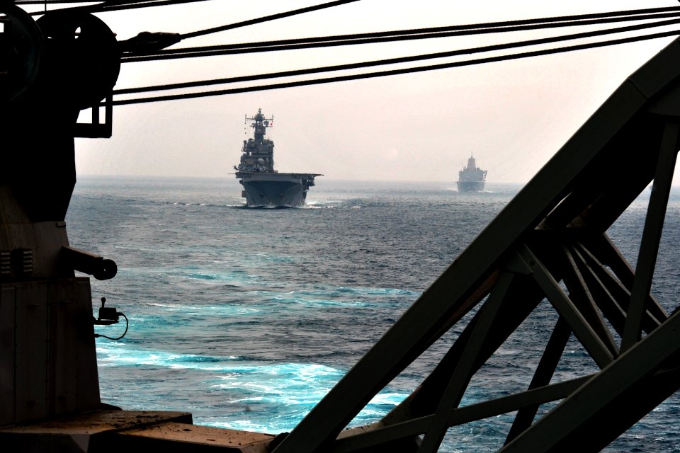 USS Peleliu 120721-N-YQ852-017