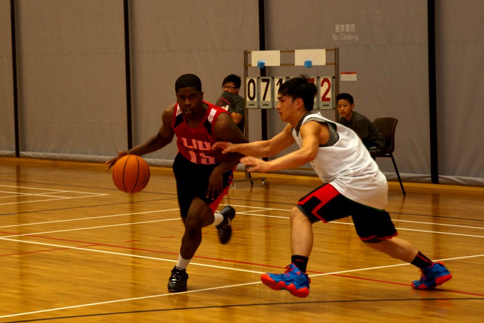 USS Peleliu basketball game 130418-N-ZM744-203