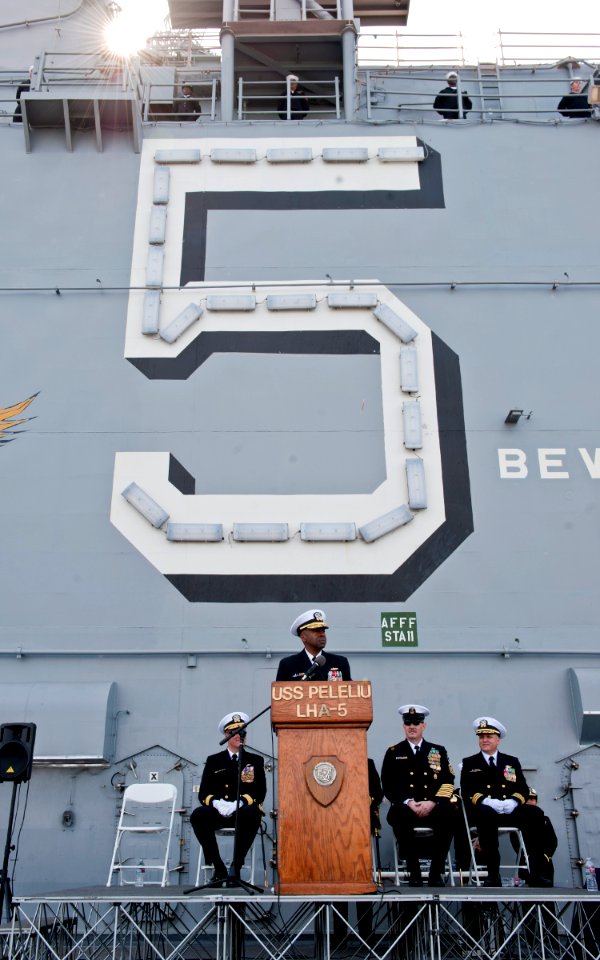 USS Peleliu operations 150331-N-MB306-232