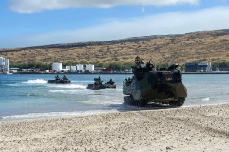 USS Peleliu at RIMPAC 2014 140717-N-SU278-058