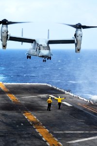 USS Peleliu's flight Ops 141031-N-NZ935-257