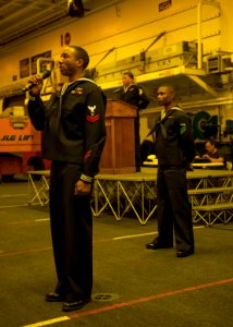 USS Peleliu conducts a Dec. 7 remembrance ceremony 141207-N-SU278-009