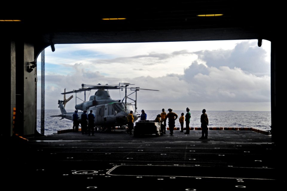 USS Peleliu conducts replenishment at sea 140720-N-AQ172-013