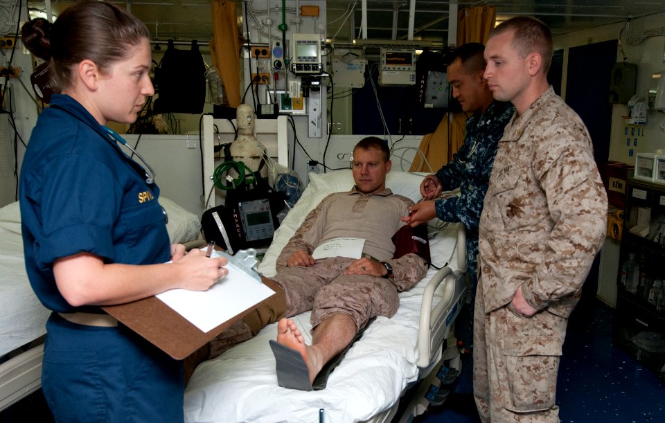 USS Peleliu operates in Pacific Ocean 120803-N-SH505-015