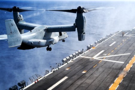 USS Peleliu's flight Ops 141031-N-NZ935-290