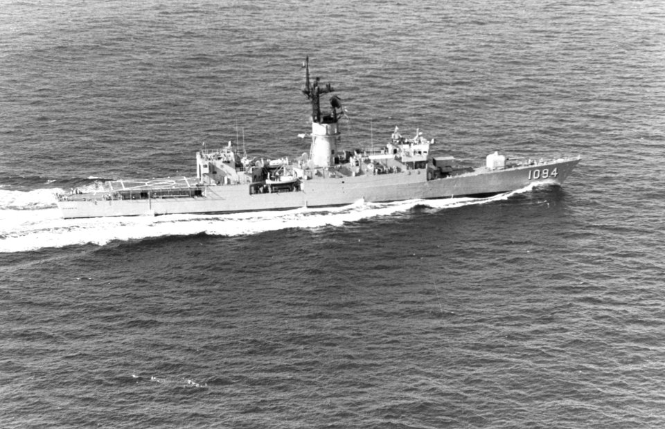 USS Pharris (FF-1094) operating in the Caribbean Sea in March 1978