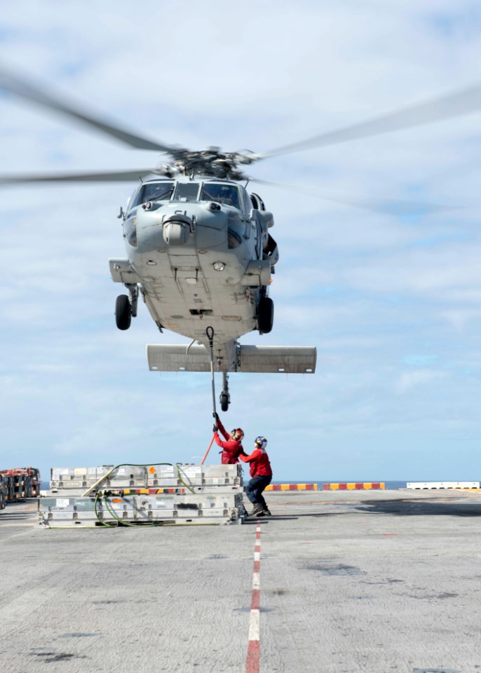 USS Peleliu operations 141219-N-SU278-354