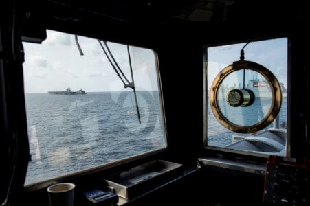 USS Philippine Sea (CG 58) 140327-N-PJ969-006 (13463995224)