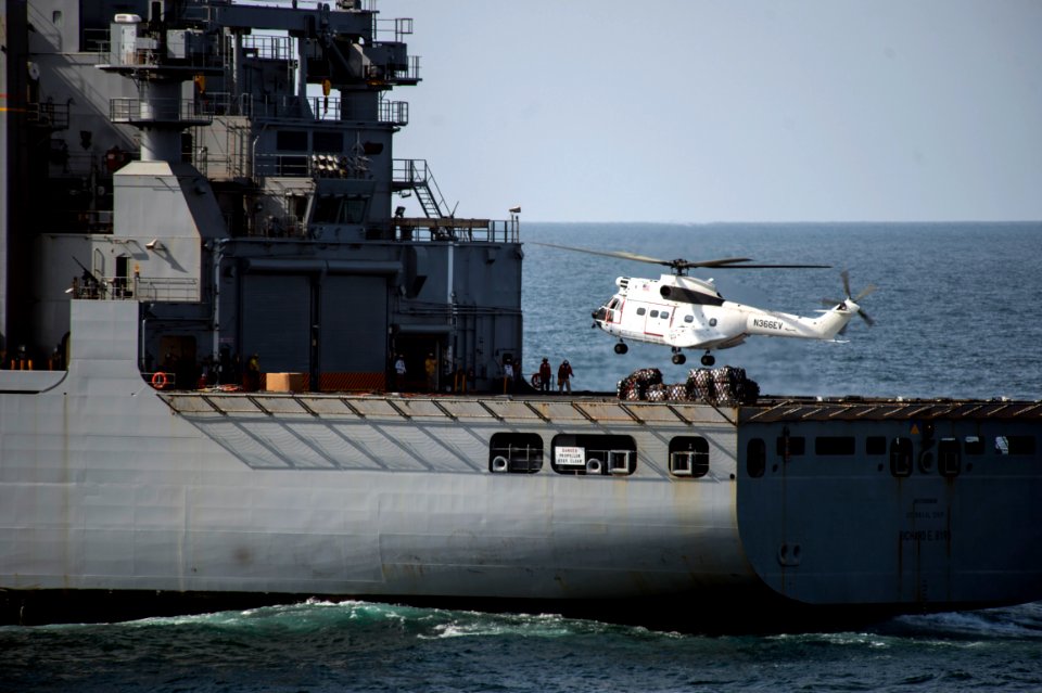 USS Philippine Sea (CG 58) 140327-N-PJ969-051 (13463986364)