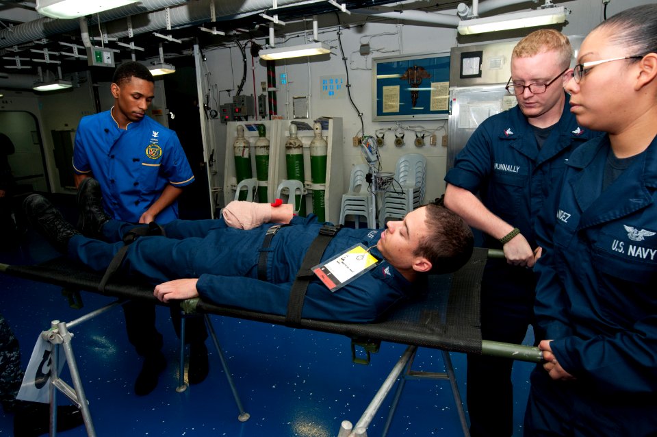 USS Peleliu operates in Pacific Ocean 120805-N-SH505-017
