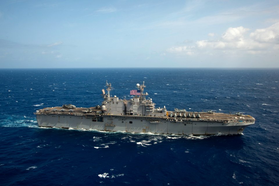 USS Peleliu transits the Pacific Ocean. (8691968683)