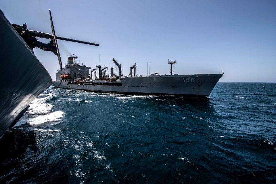 USS PHILIPPINE SEA (CG 58) 140401-N-PJ969-132 (13598317694)