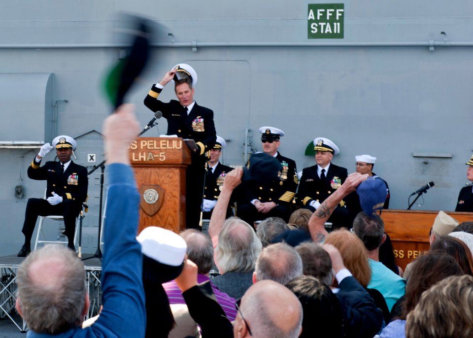 USS Peleliu operations 150331-N-MB306-190