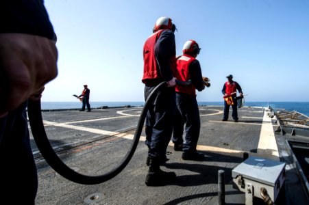 USS PHILIPPINE SEA (CG 58) 140402-N-PJ969-104 (13598405385)