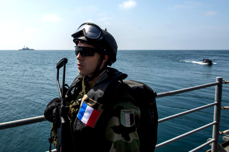USS PHILIPPINE SEA (CG 58) 140415-N-PJ969-545 (14046293424)