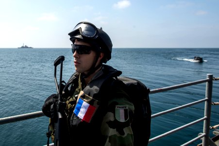 USS PHILIPPINE SEA (CG 58) 140415-N-PJ969-545 (14046293424)