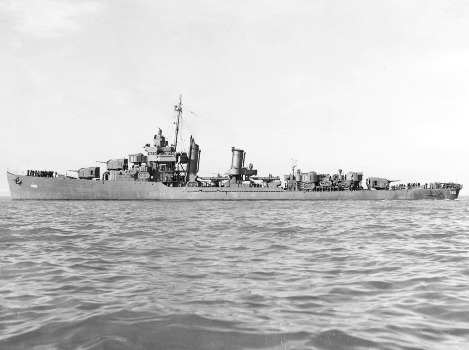 USS Phelps (DD-360) off San Francisco on 11 December 1942 (19-N-38910)