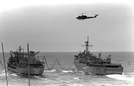 USS Pensacola (LSD-38) is refueled by USNS Neosho (T-AO-143) in March 1992