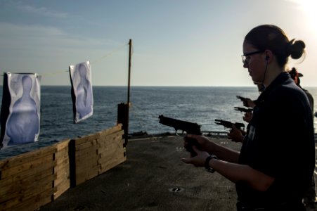 USS Philippine Sea (CG 58) 140413-N-PJ969-263 (13909385585)