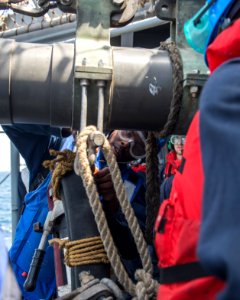 USS PHILIPPINE SEA (CG 58) 140507-N-PJ969-117 (14134031332)
