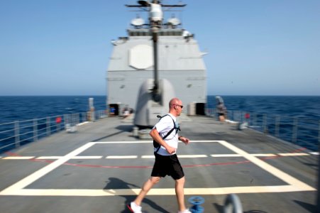 USS PHILIPPINE SEA (CG 58) 140504-N-PJ969-028 (14125410772)