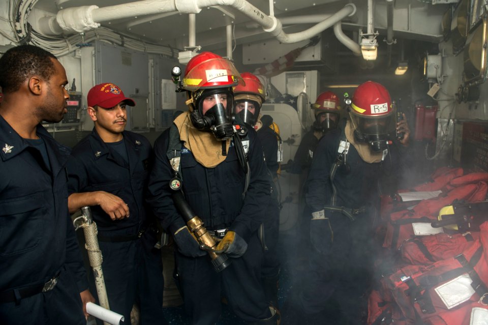 USS Philippine Sea (CG 58) 140326-N-PJ969-251 (13463587455)